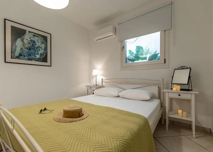 Aurora Naxos Στελίδα